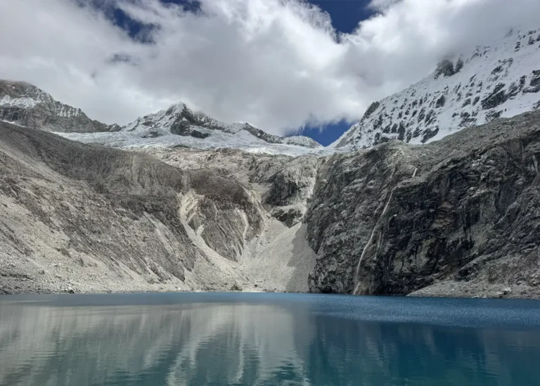 Entouré de glacier